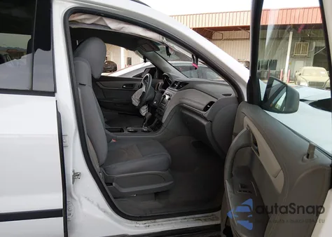 2017 Chevrolet Traverse Ls z USA, uszkodzony, nr VIN 1GNKRFKD0HJ303732